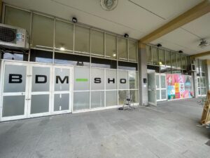 Pulizia professionale vetrine a Genova - BDM Shop
